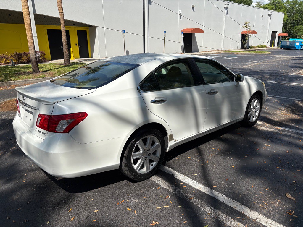 2009 Lexus ES Image 4