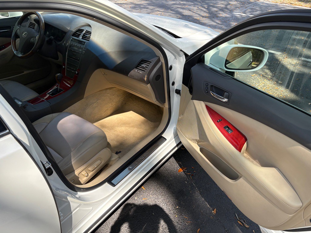 2009 Lexus ES Image 16