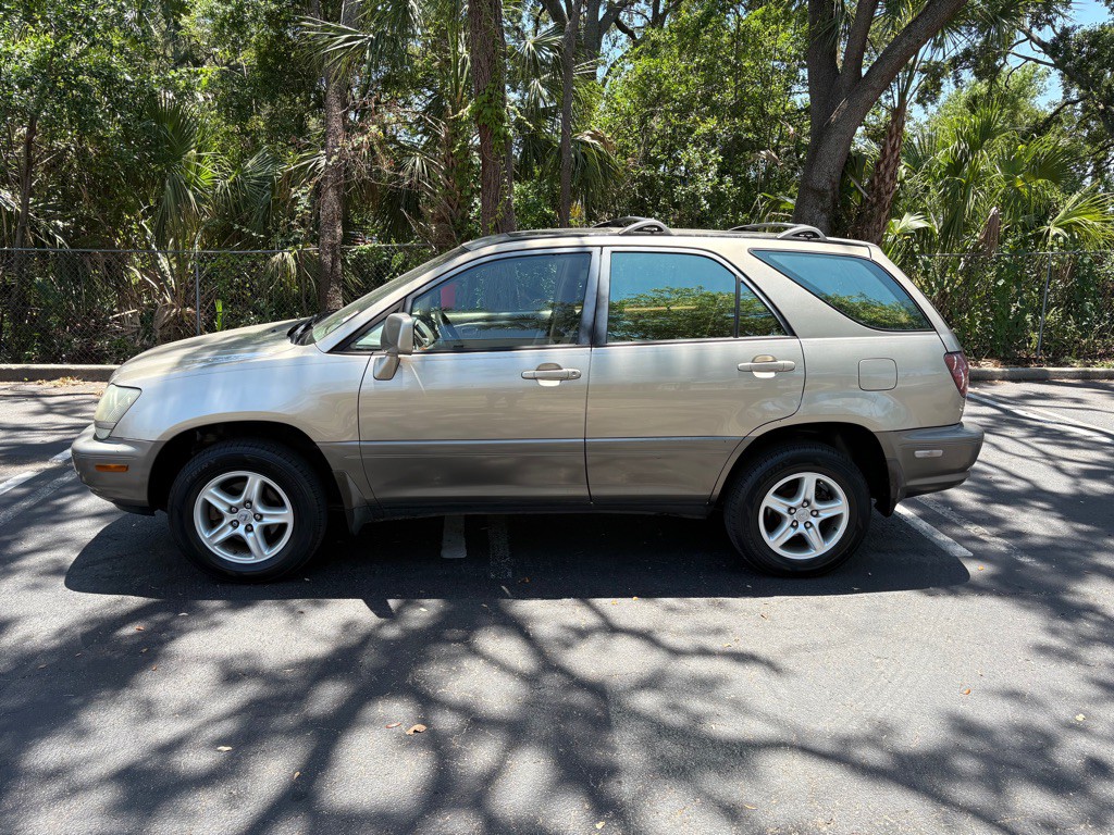 2000 Lexus RX Image 2