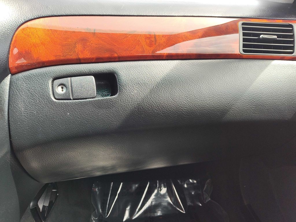 2006 Lexus LS Image 34
