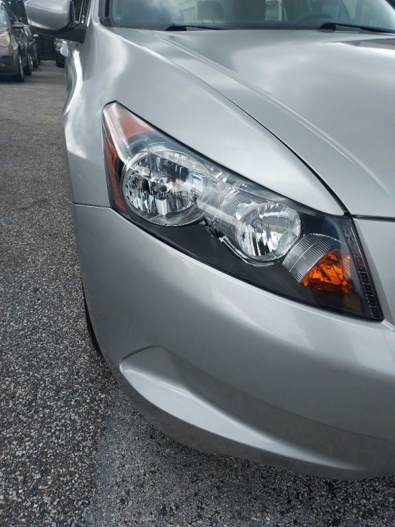 2009 Honda Accord Image 2