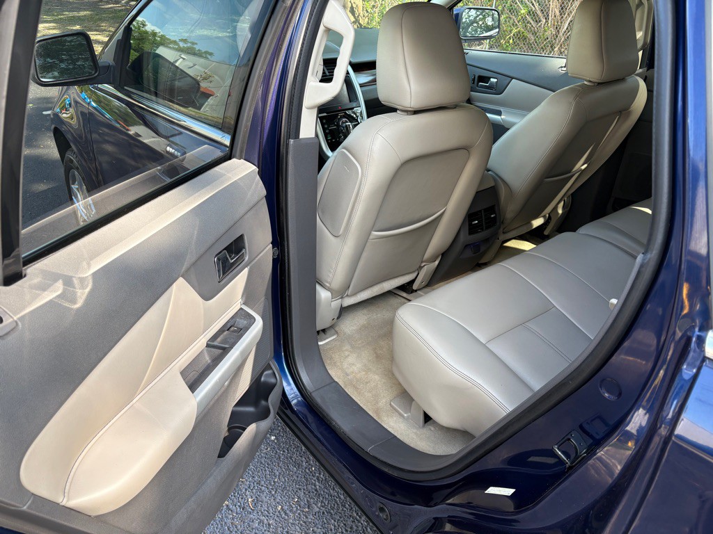 2011 Ford Edge Image 11