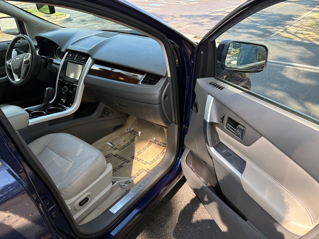 2011 Ford Edge Image 16