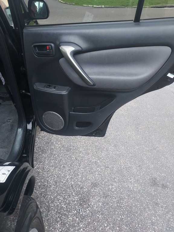 2004 Toyota Rav4 Image 16