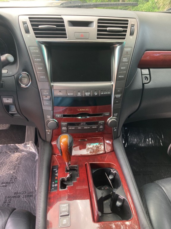 2008 Lexus LS Image 10