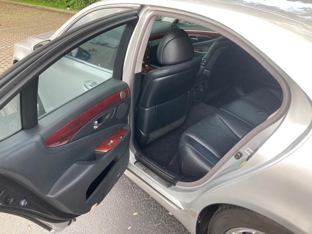 2008 Lexus LS Image 12