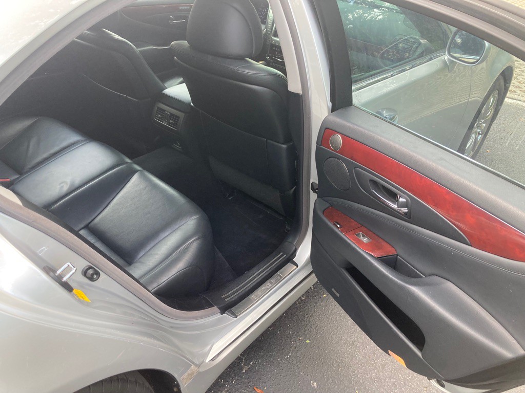 2008 Lexus LS Image 16
