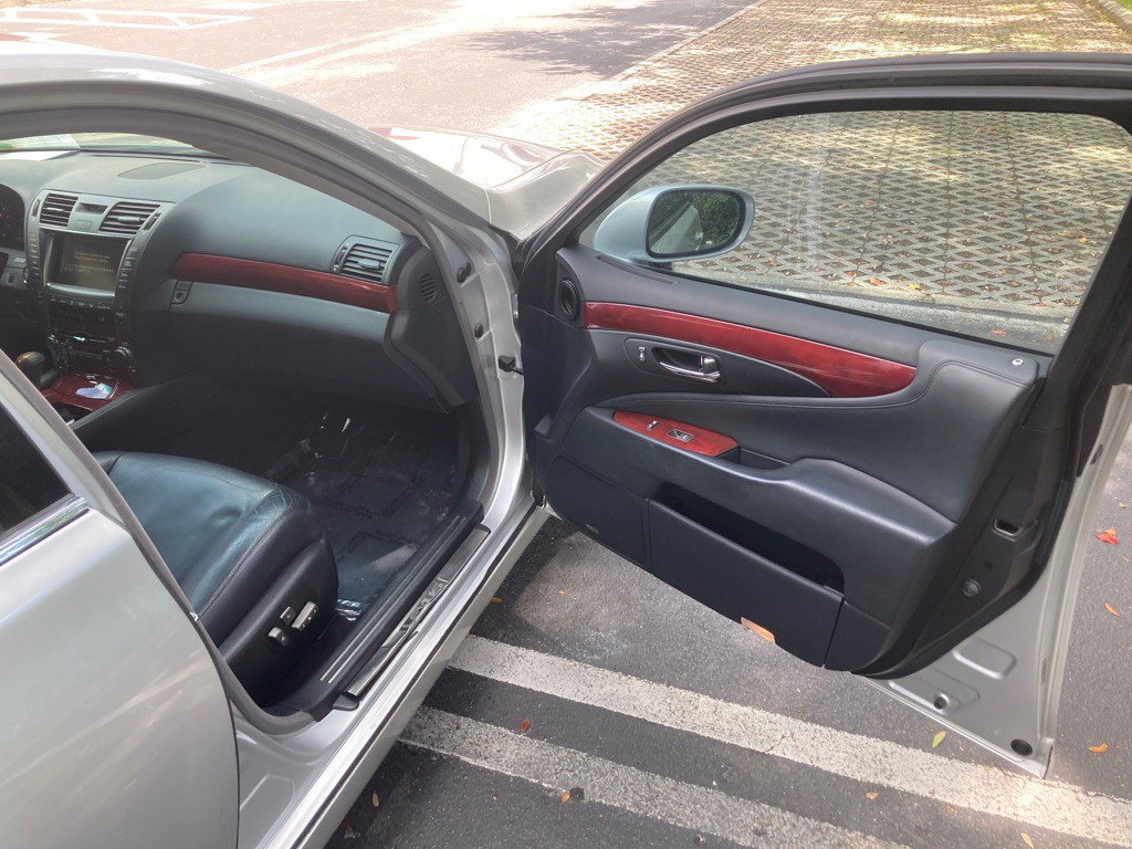 2008 Lexus LS Image 18
