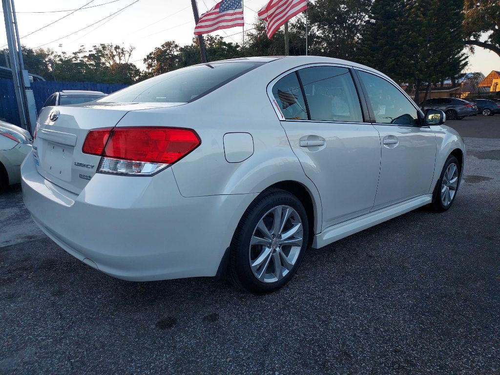 2013 Subaru Legacy Image 3