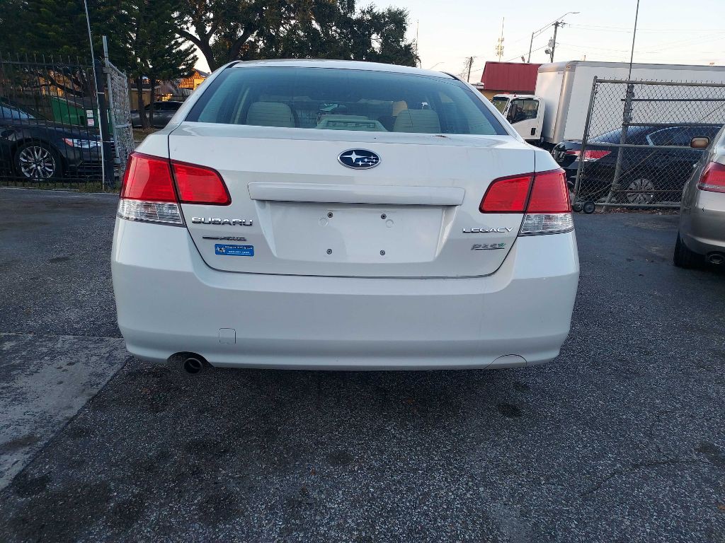 2013 Subaru Legacy Image 5