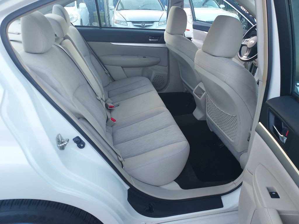 2013 Subaru Legacy Image 11