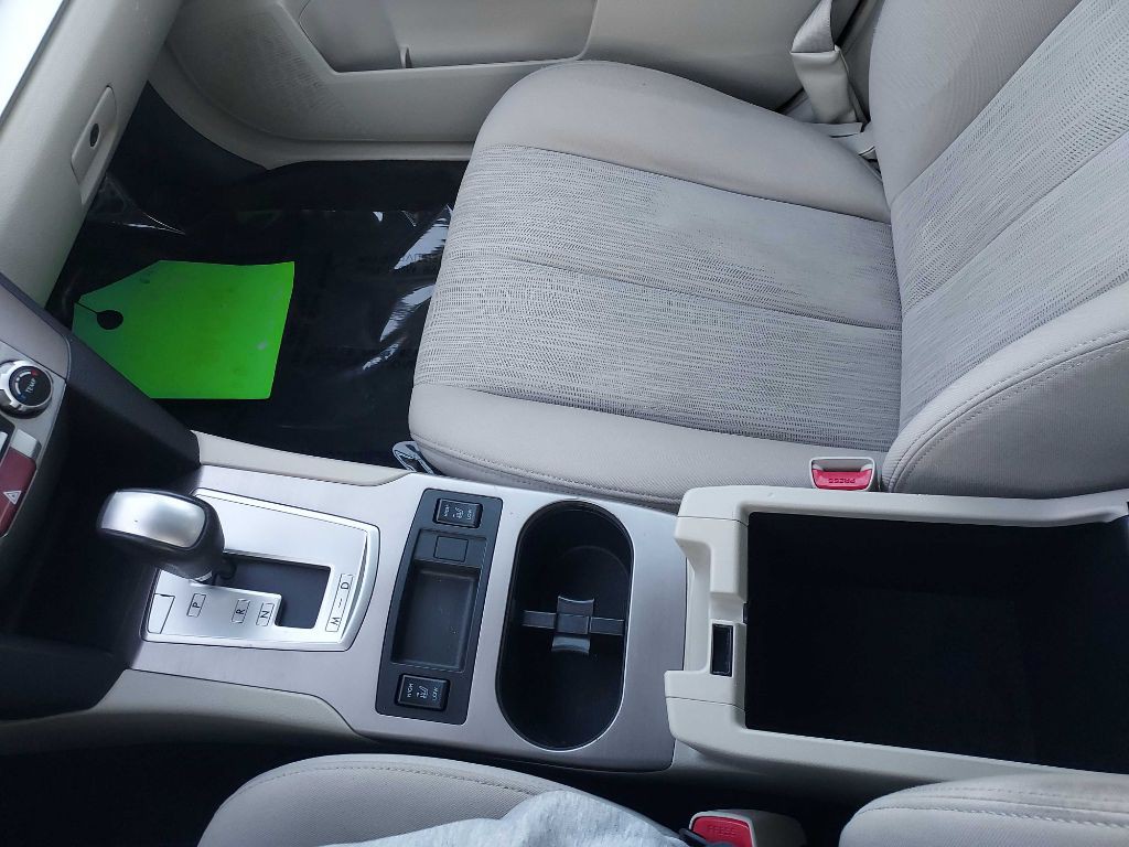 2013 Subaru Legacy Image 16