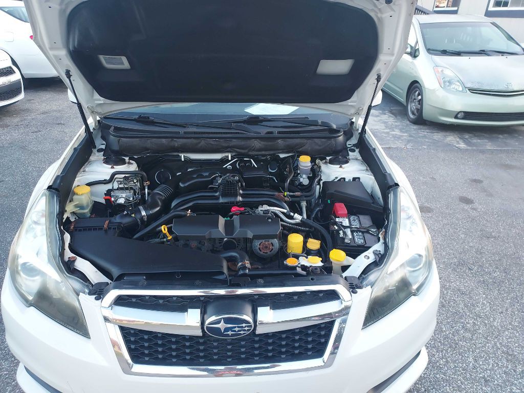 2013 Subaru Legacy Image 23