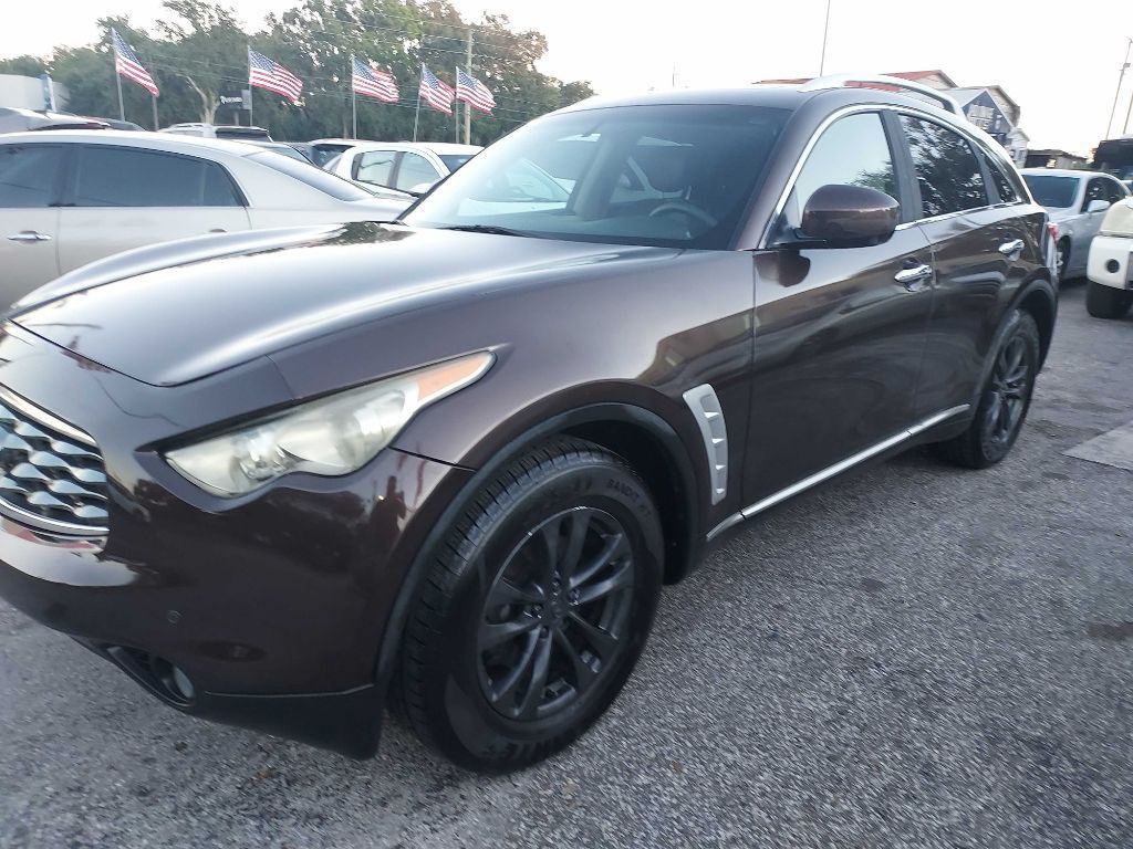 2010 INFINITI FX35 Image 2