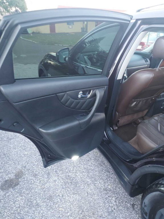 2010 INFINITI FX35 Image 8