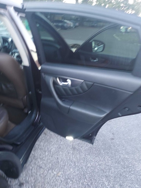 2010 INFINITI FX35 Image 11