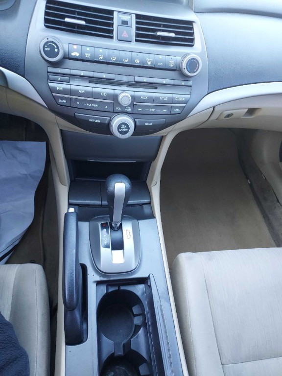 2012 Honda Accord Image 17