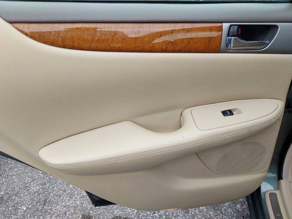 2006 Lexus ES Image 18