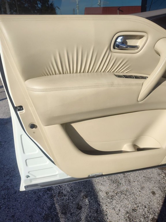 2014 INFINITI QX80 Image 19