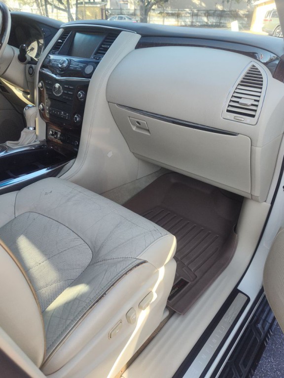 2014 INFINITI QX80 Image 21