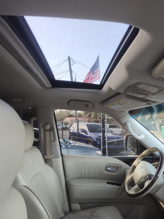 2014 INFINITI QX80 Image 31