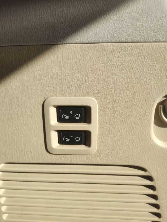 2014 INFINITI QX80 Image 36