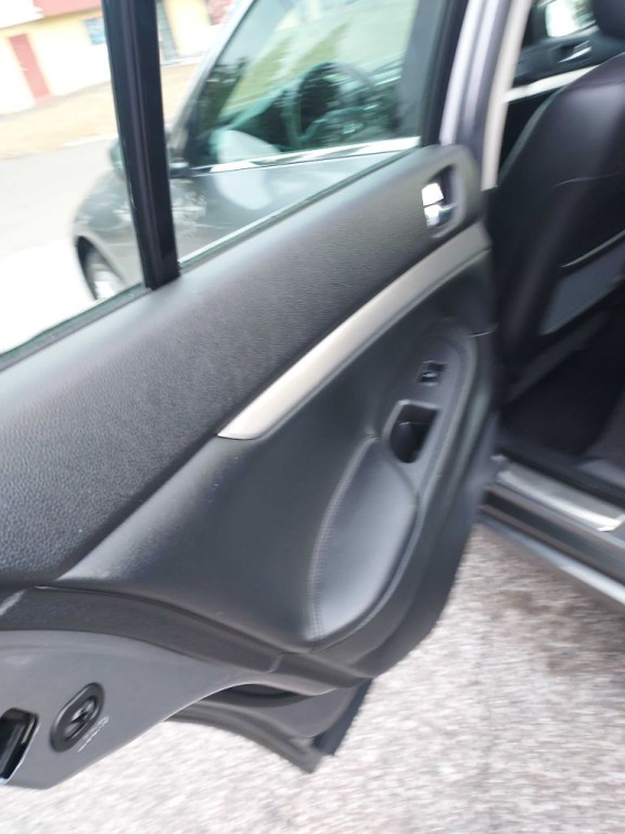 2010 INFINITI G37 Image 13