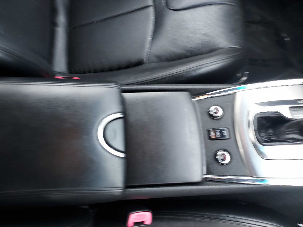 2010 INFINITI G37 Image 16