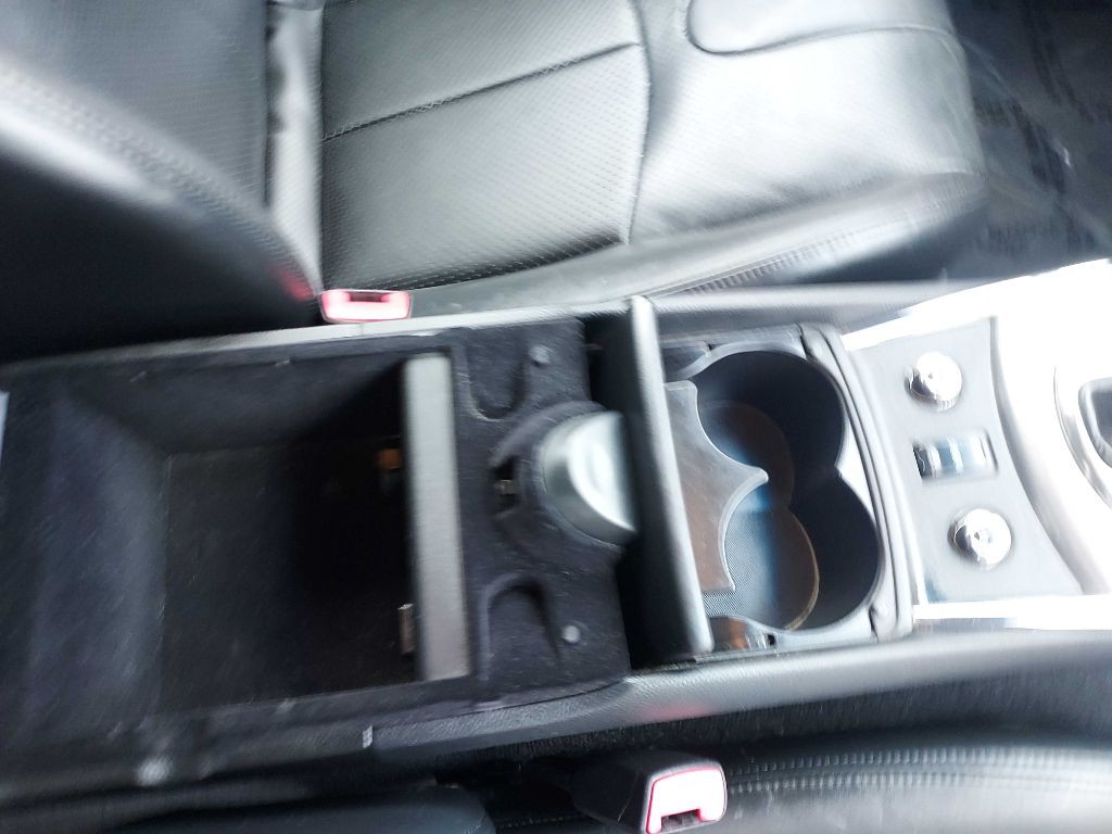 2010 INFINITI G37 Image 18