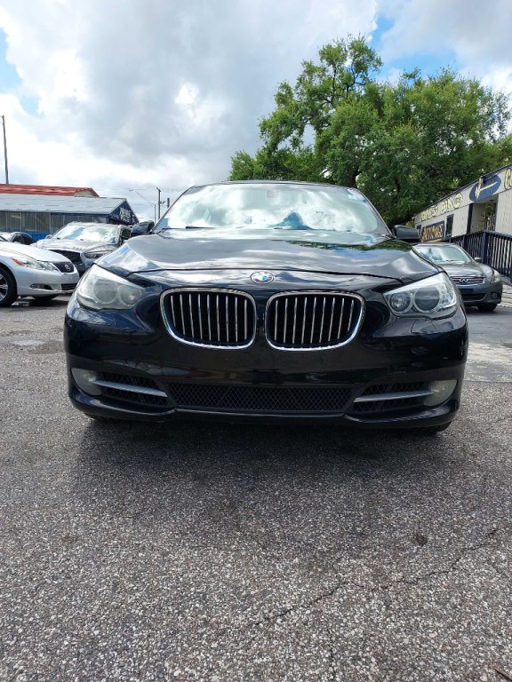 2010 BMW 5 Series Image 1