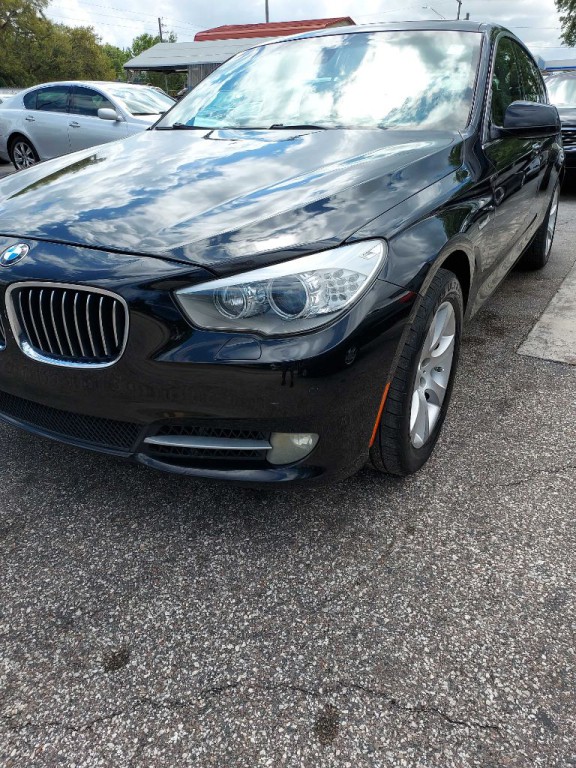 2010 BMW 5 Series Image 2