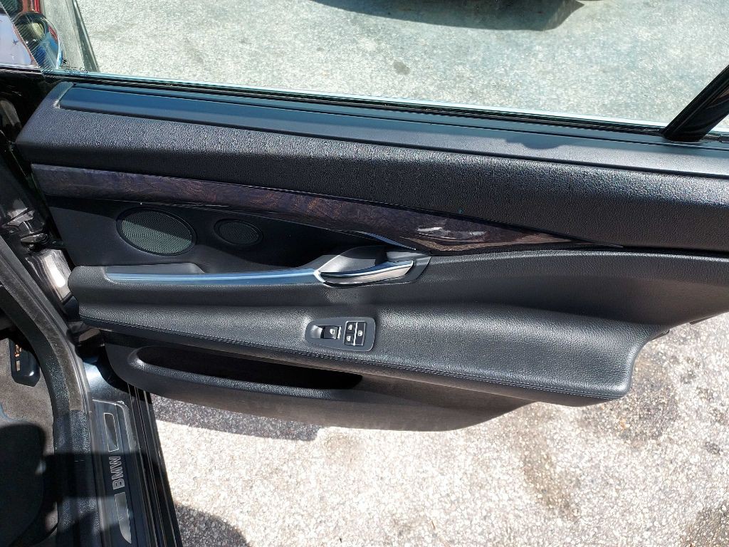 2010 BMW 5 Series Image 10