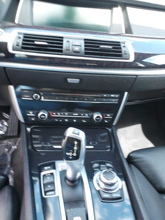 2010 BMW 5 Series Image 15