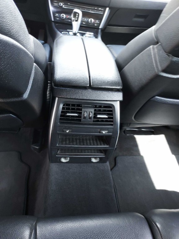 2010 BMW 5 Series Image 19