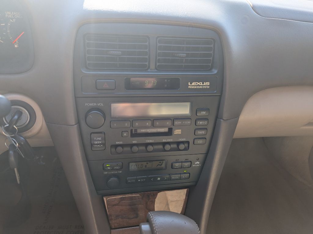 1999 Lexus ES Image 18