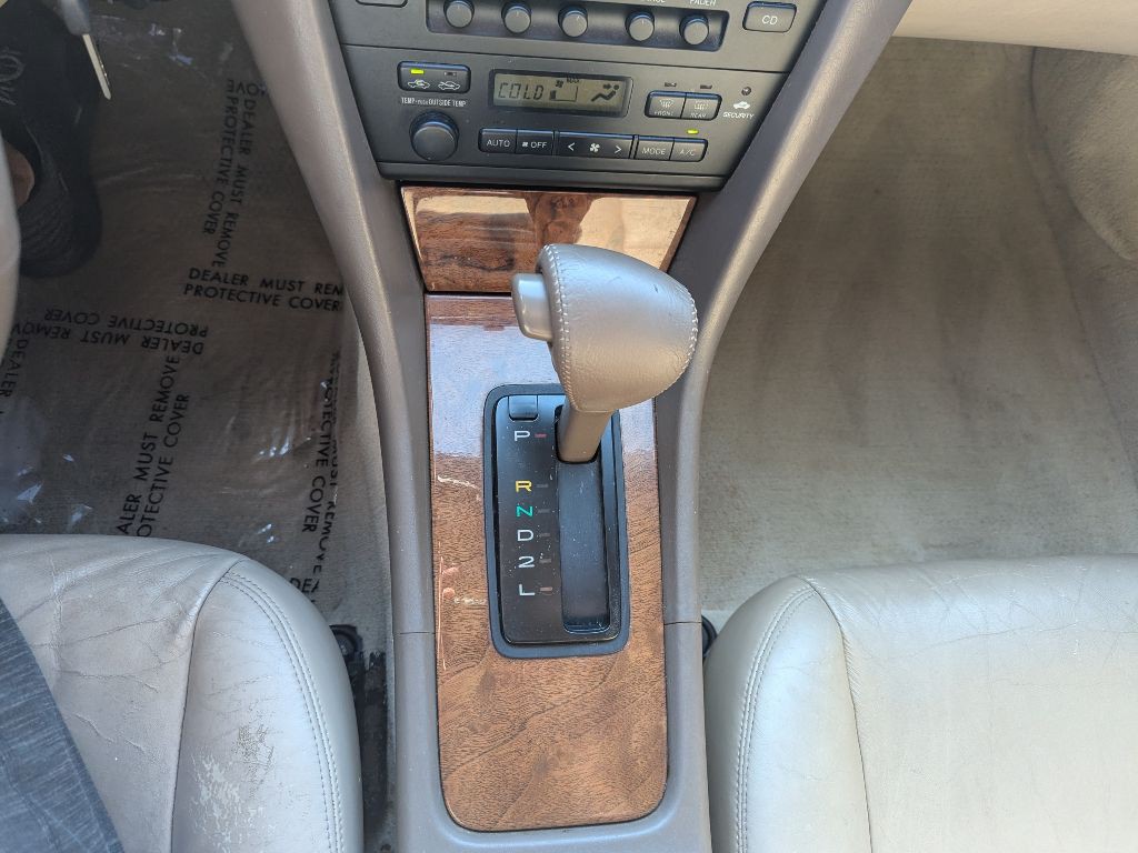 1999 Lexus ES Image 20