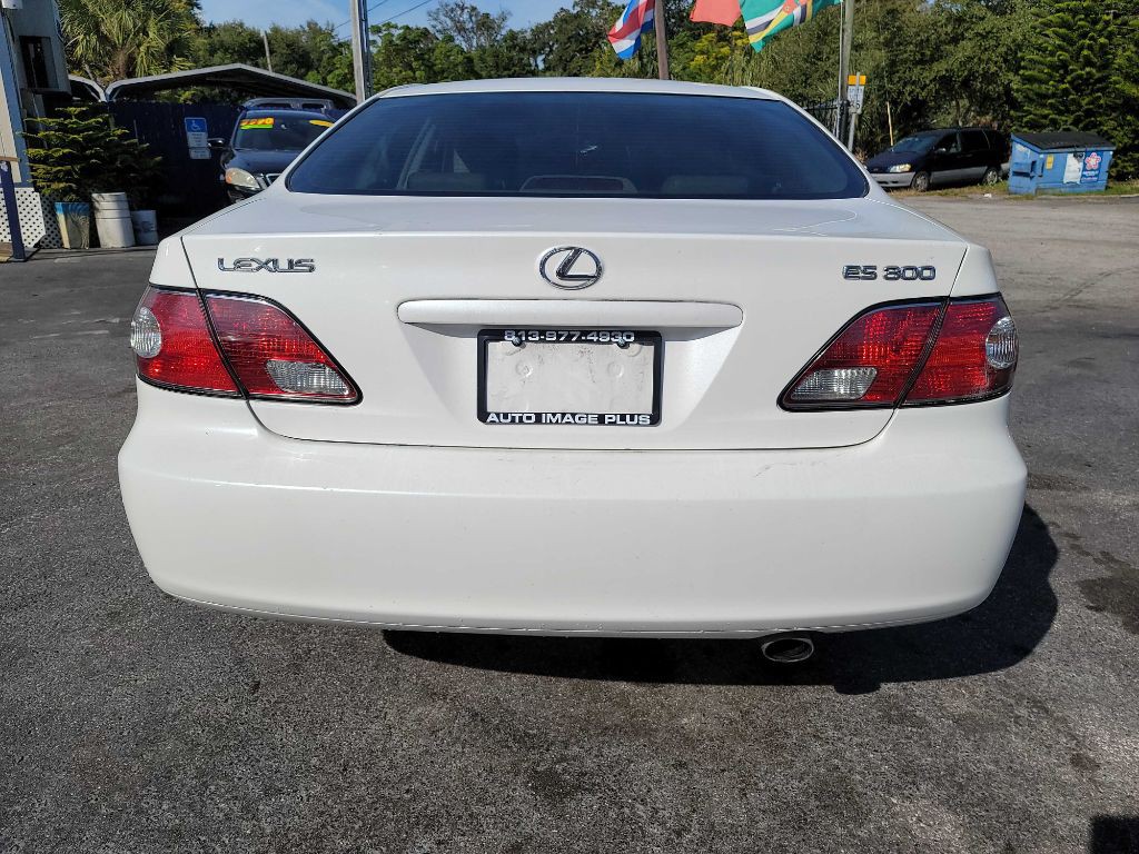 2002 Lexus ES Image 5