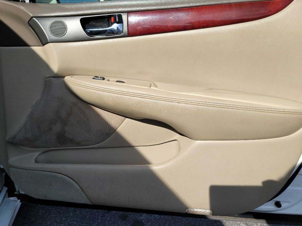 2002 Lexus ES Image 9