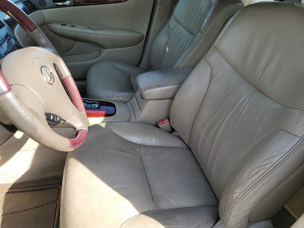 2002 Lexus ES Image 17