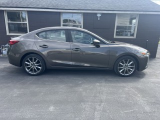 Image for 2018 Mazda Mazda3 Touring ID: 6810572