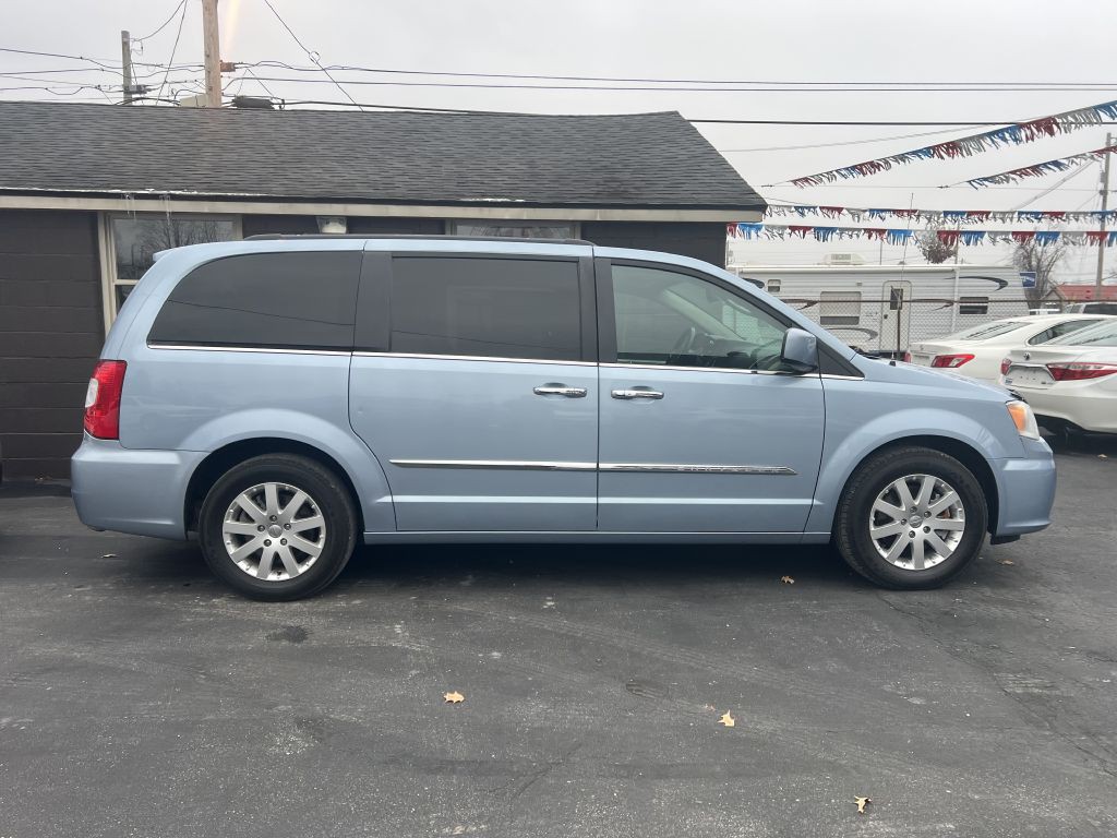 2016 Chrysler Town & Country Touring