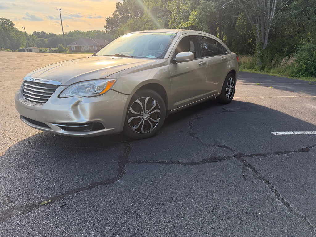 2014 Chrysler 200 Image 6
