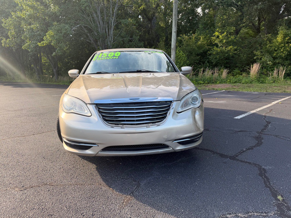 2014 Chrysler 200 Image 7