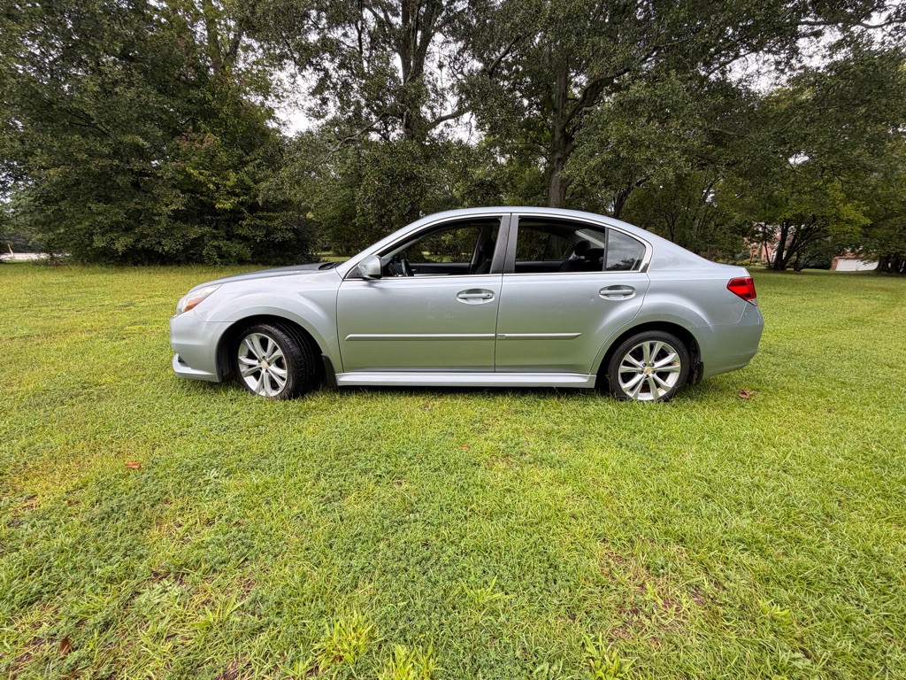 2014 Subaru Legacy Image 5