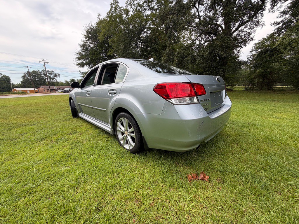 2014 Subaru Legacy Image 8