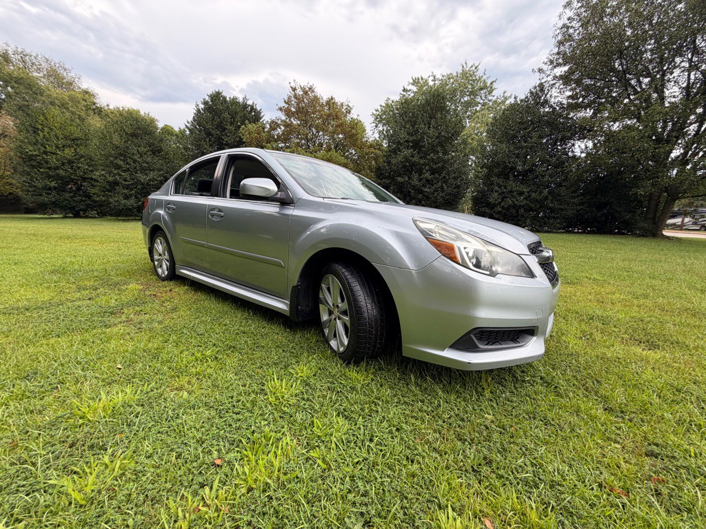 2014 Subaru Legacy Image 9