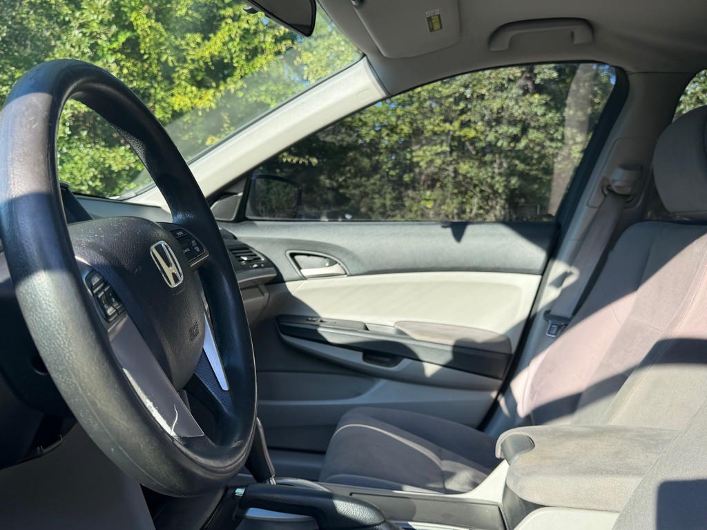 2011 Honda Accord Image 4