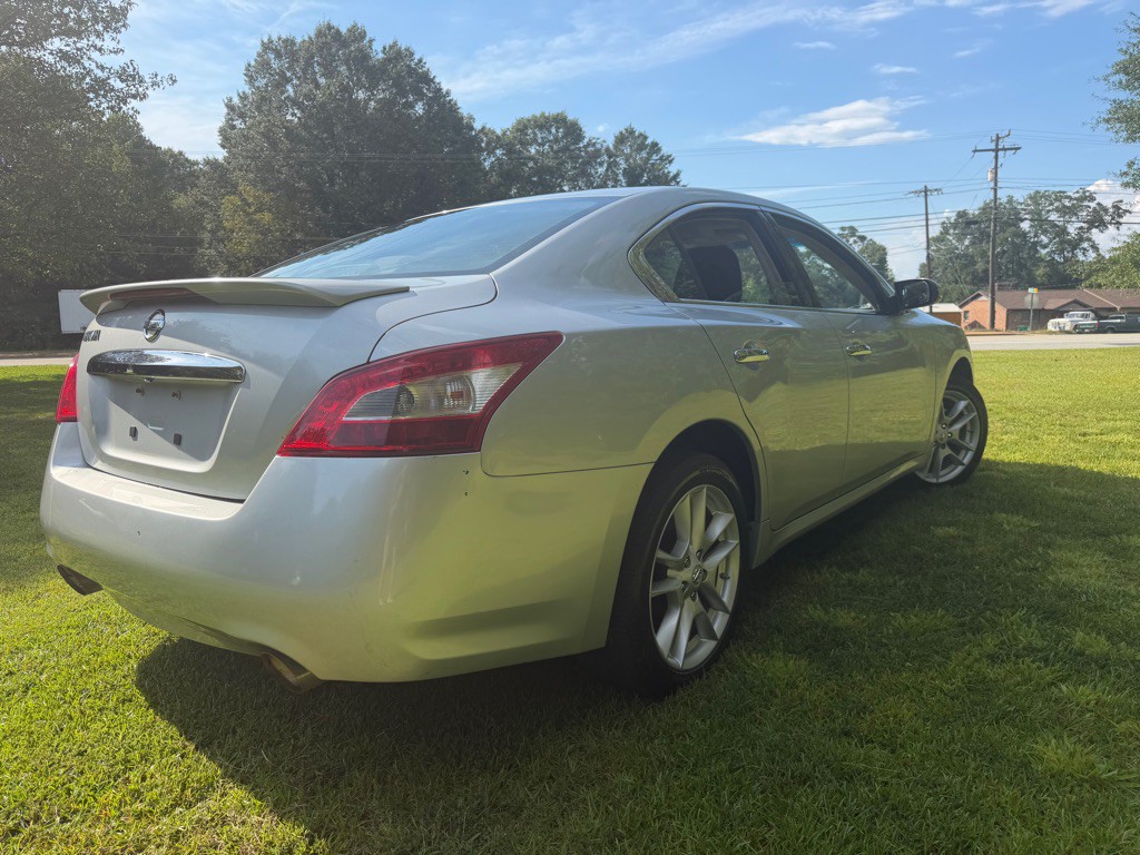 2009 Nissan Maxima Image 10