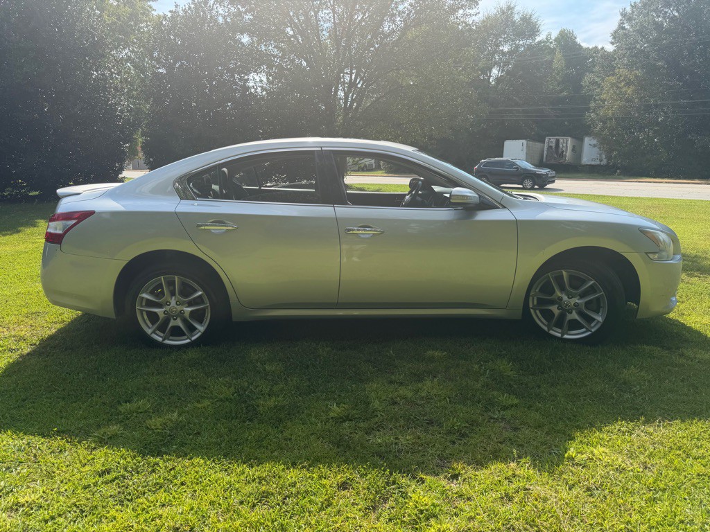2009 Nissan Maxima Image 11