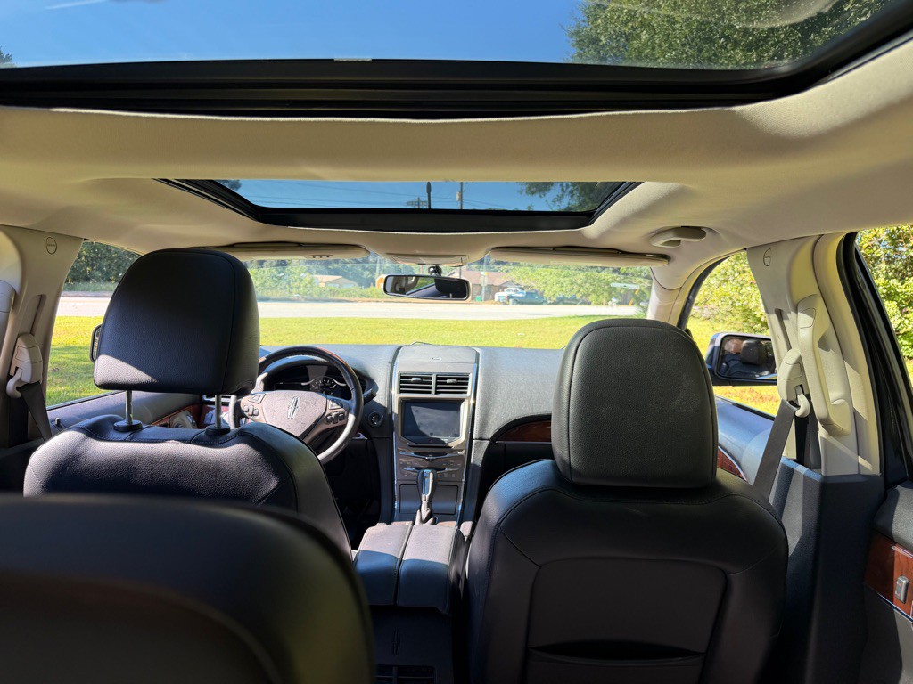 2011 Lincoln MKX Image 10